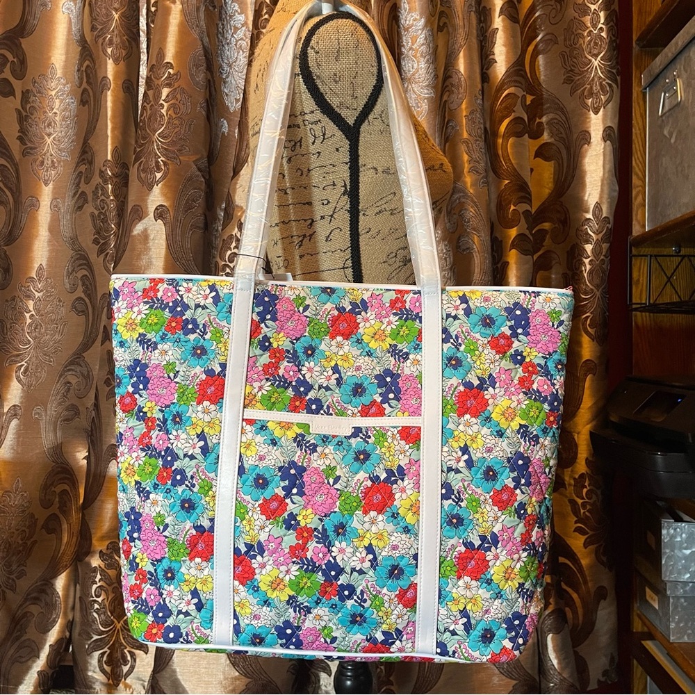 Vera Bradley Far Out Floral Large Vera Shoulder Bag Tote NWT New - Picture 10 of 12